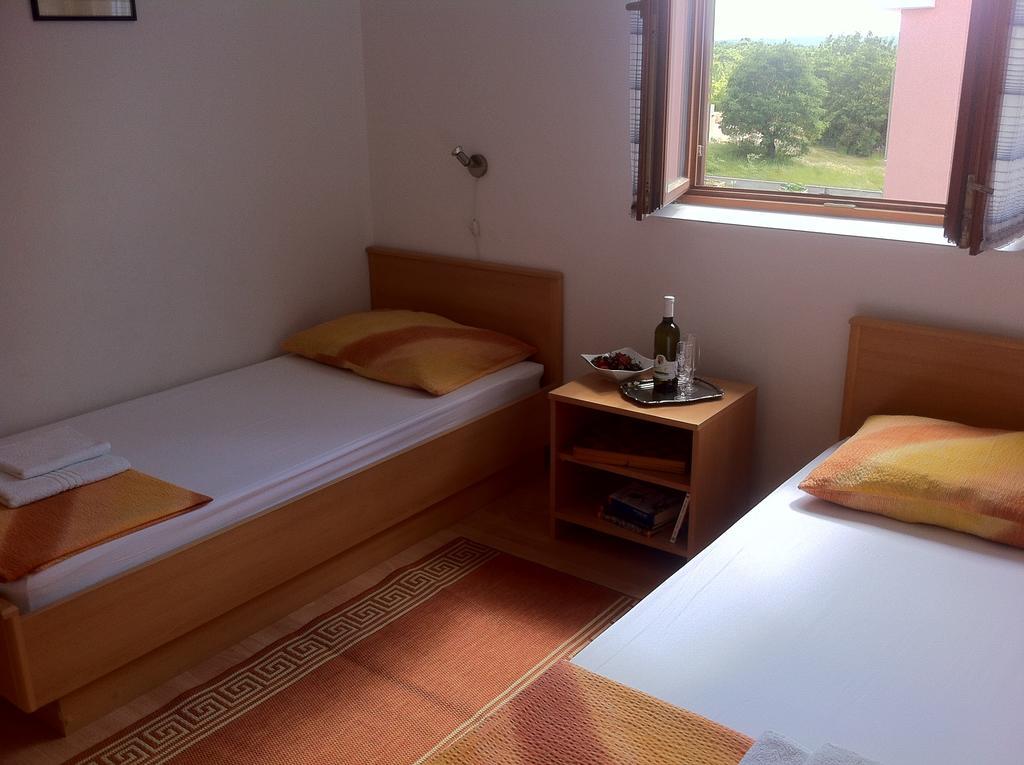 Apartments Leona & David Malinska Bilik gambar