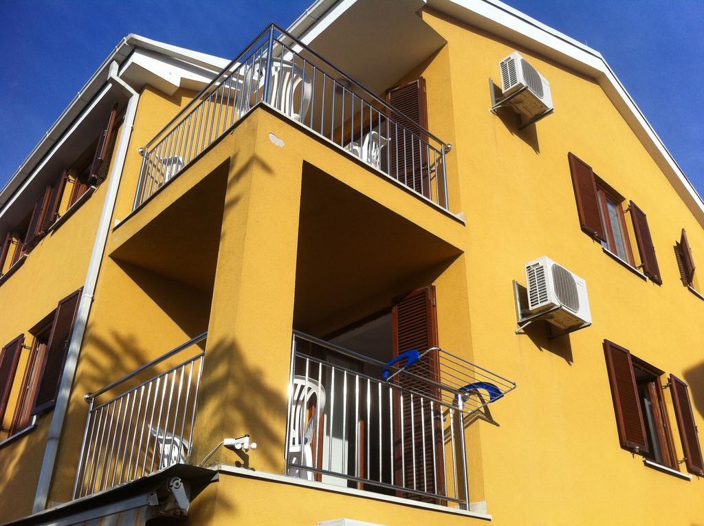 Apartments Leona & David Malinska Bilik gambar